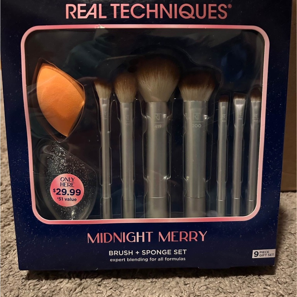 Real Techniques Midnight Merry Brush and Sponge Set